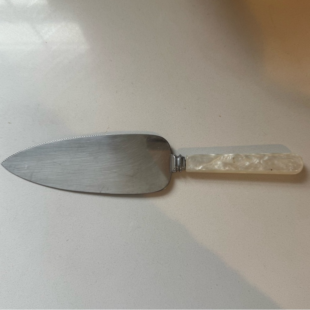 Sheffield England Treasure Masters Cake Knife Pearl Handle 9 1/2" Pie Server